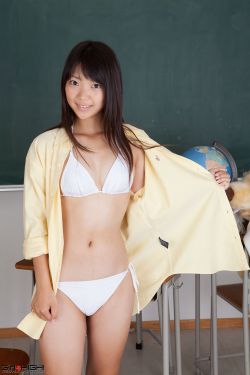 美女脱光衣服